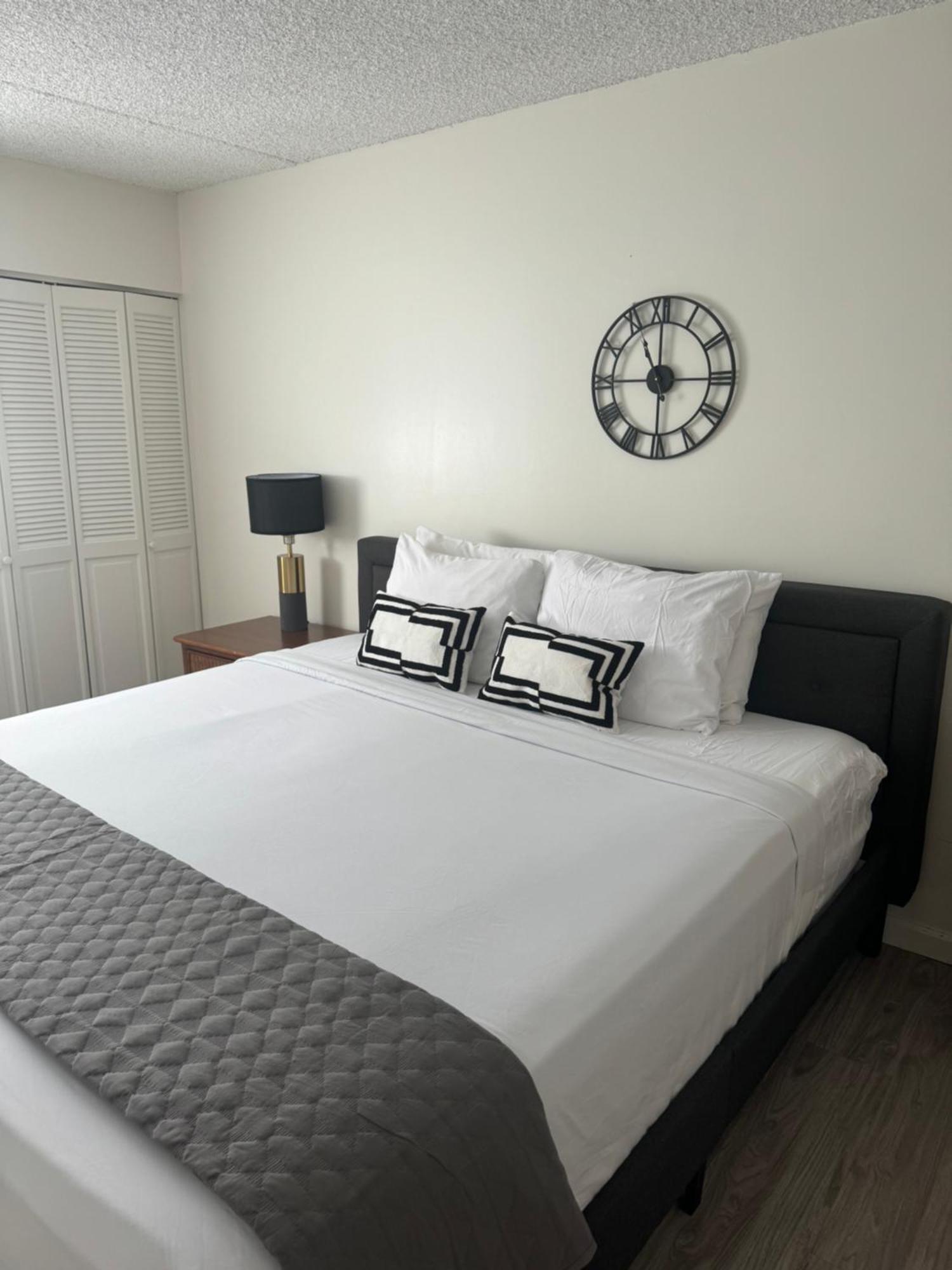 1508- Heart Of Waikiki With Kitchen-Free Parking-King Bed-Corner Unit Apartment Honolulu Exterior photo